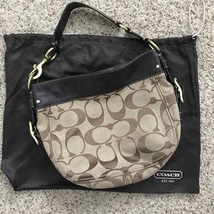 Coach Signature Zoe Bag
